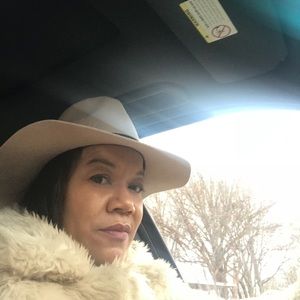 Meet your Posher, Cindy